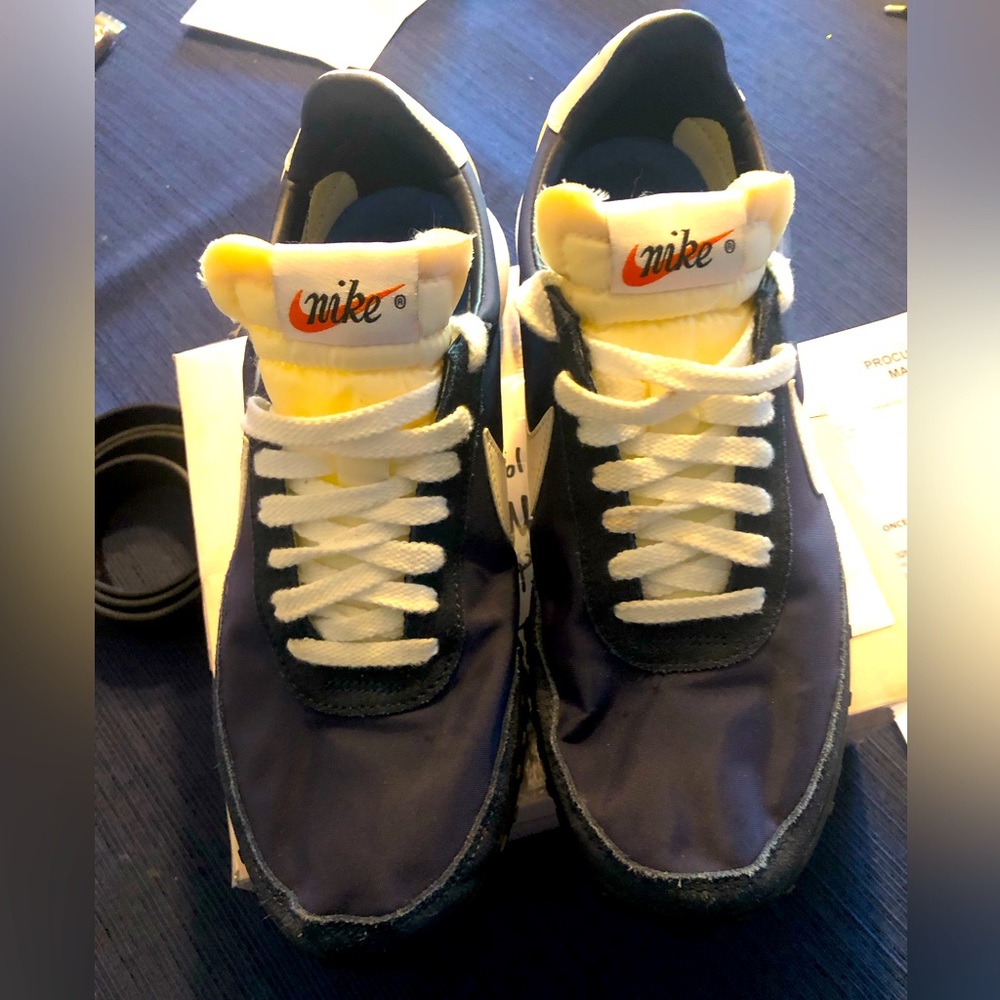 Used Nike Waffle Racers